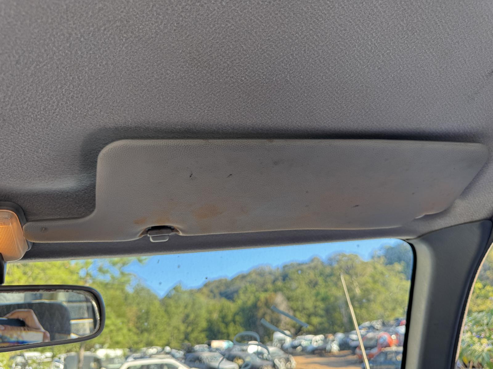 View TOYOTA HILUX 2002 2 Door Pickup Breaking