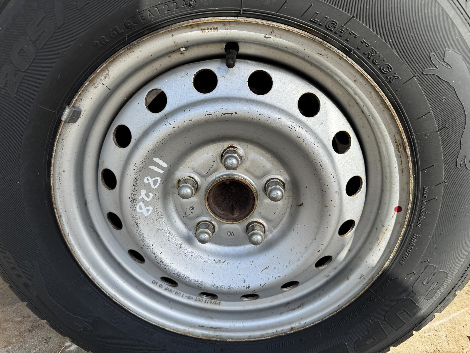 View TOYOTA HILUX 2010 2 Door Utility Breaking