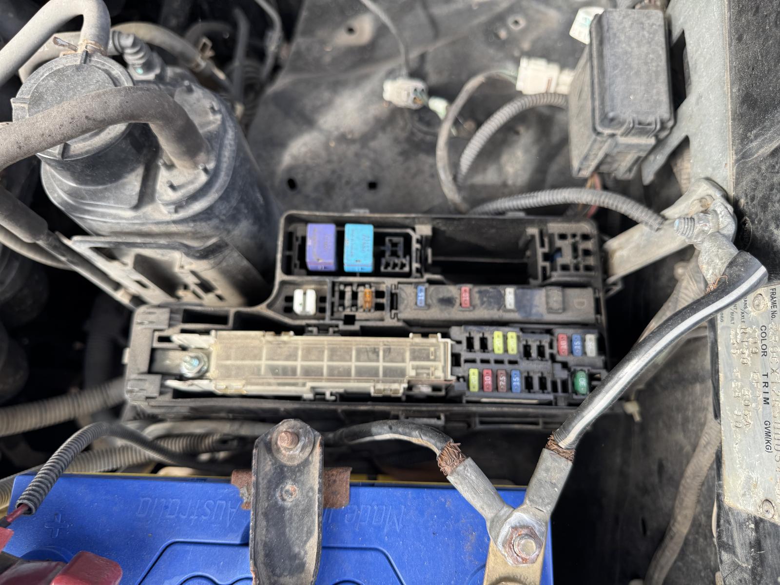 View TOYOTA HILUX 2010 2 Door Utility Breaking