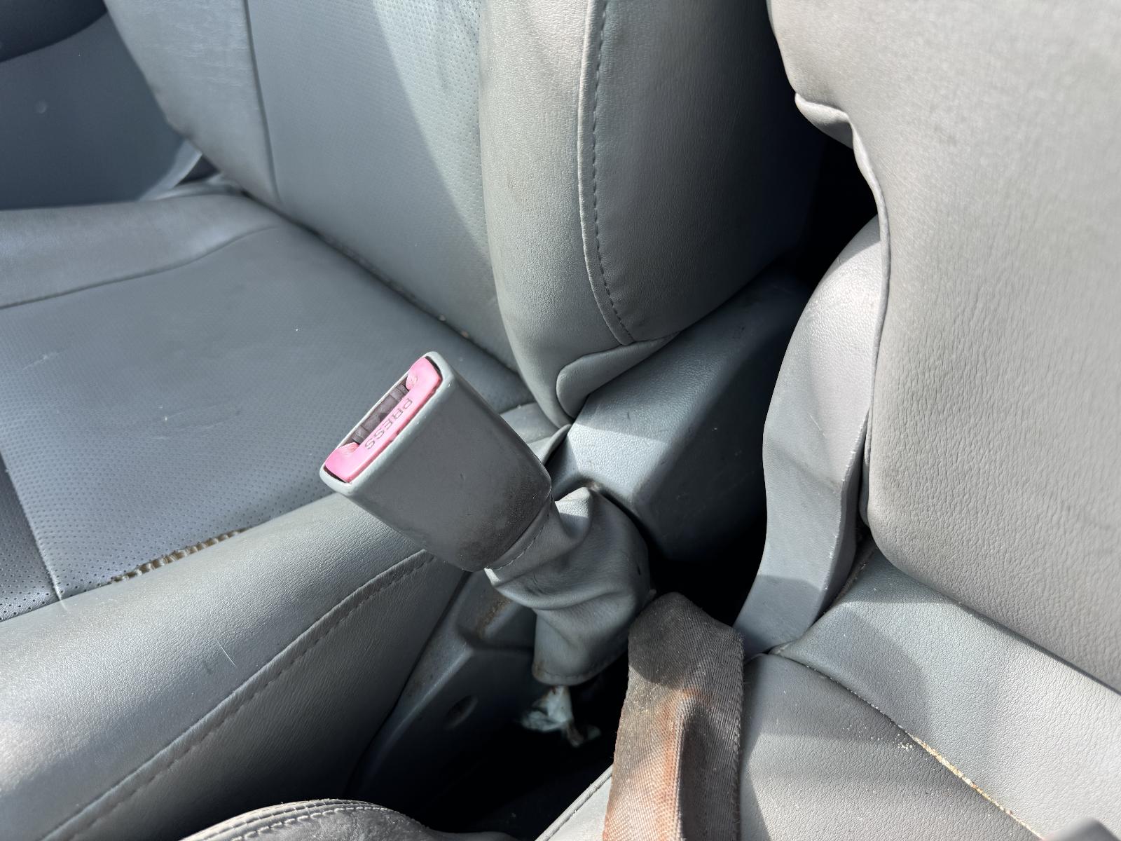 View TOYOTA HILUX 2010 2 Door Utility Breaking