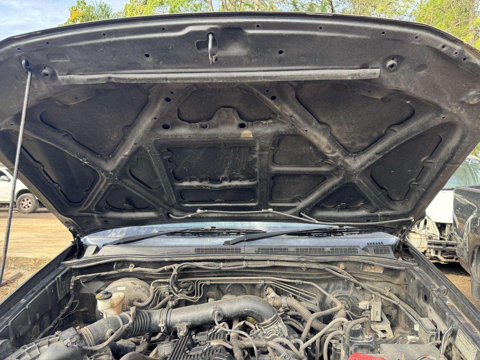 View TOYOTA HILUX 2010 2 Door Utility Breaking