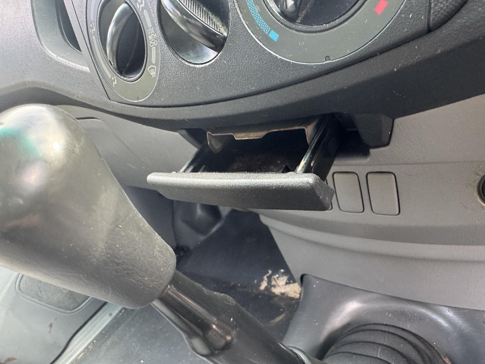 View TOYOTA HILUX 2010 2 Door Utility Breaking
