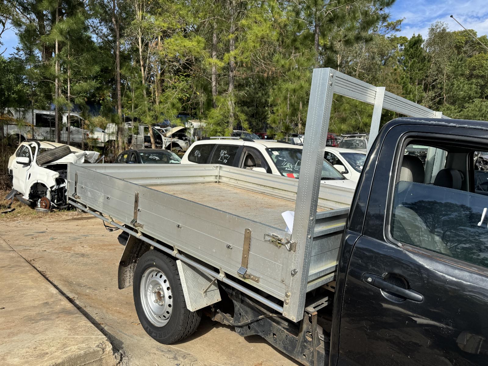View TOYOTA HILUX 2010 2 Door Utility Breaking