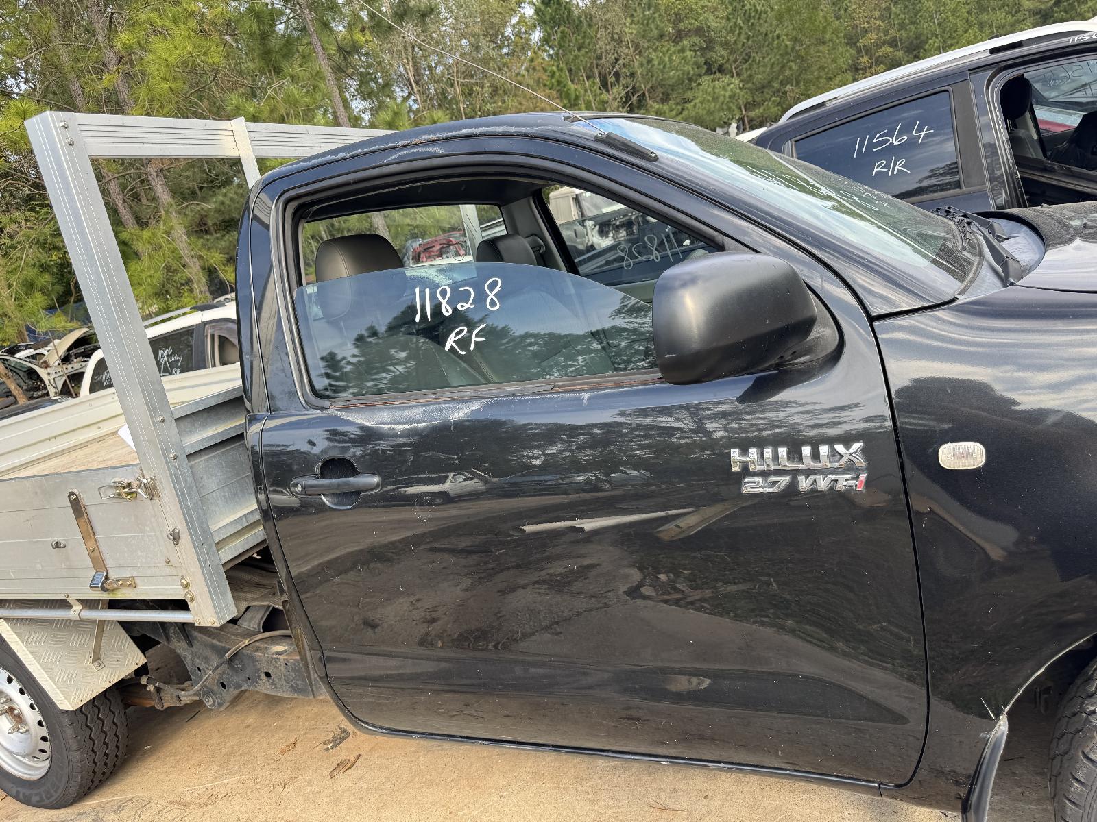 View TOYOTA HILUX 2010 2 Door Utility Breaking