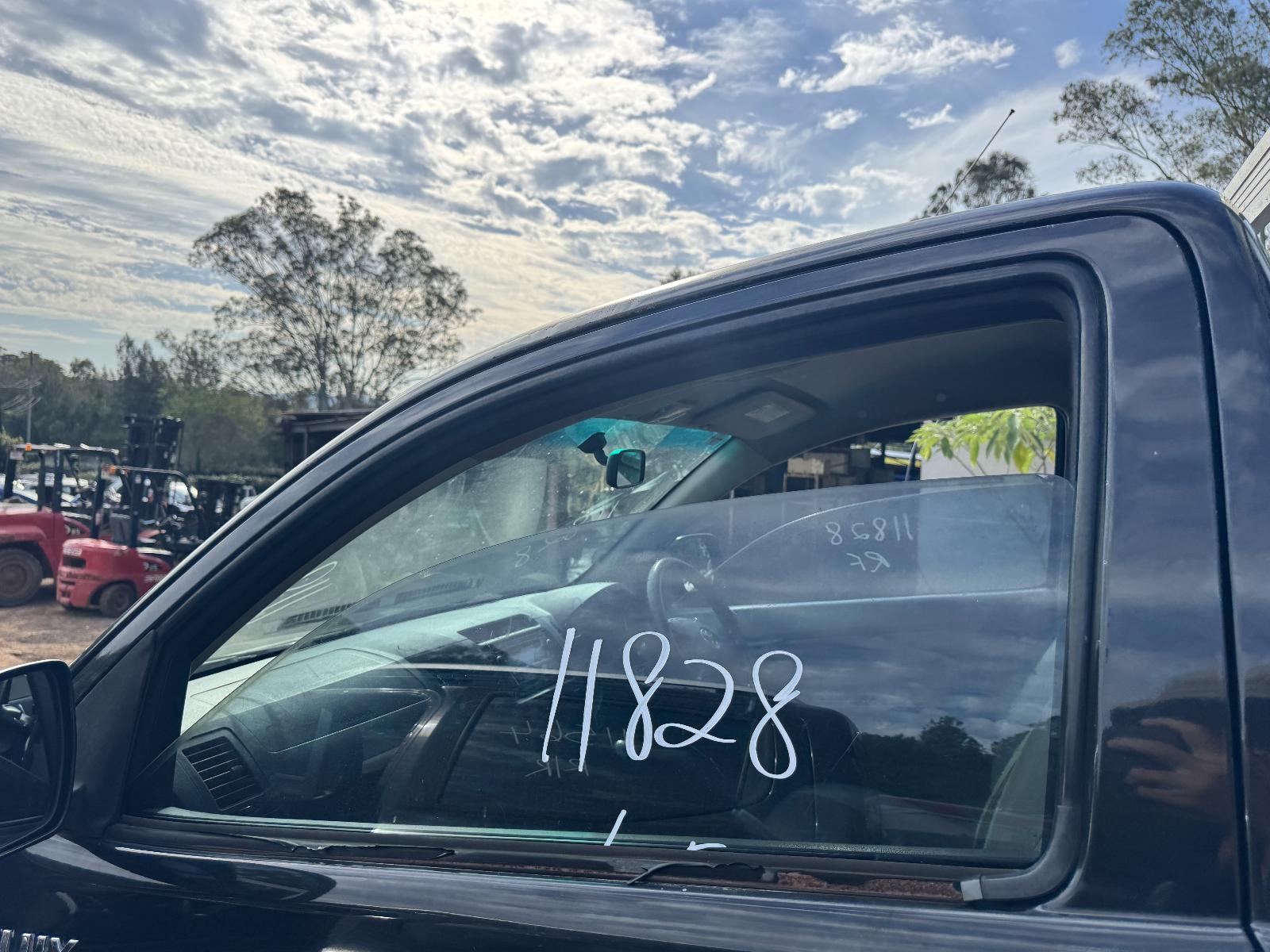 View TOYOTA HILUX 2010 2 Door Utility Breaking