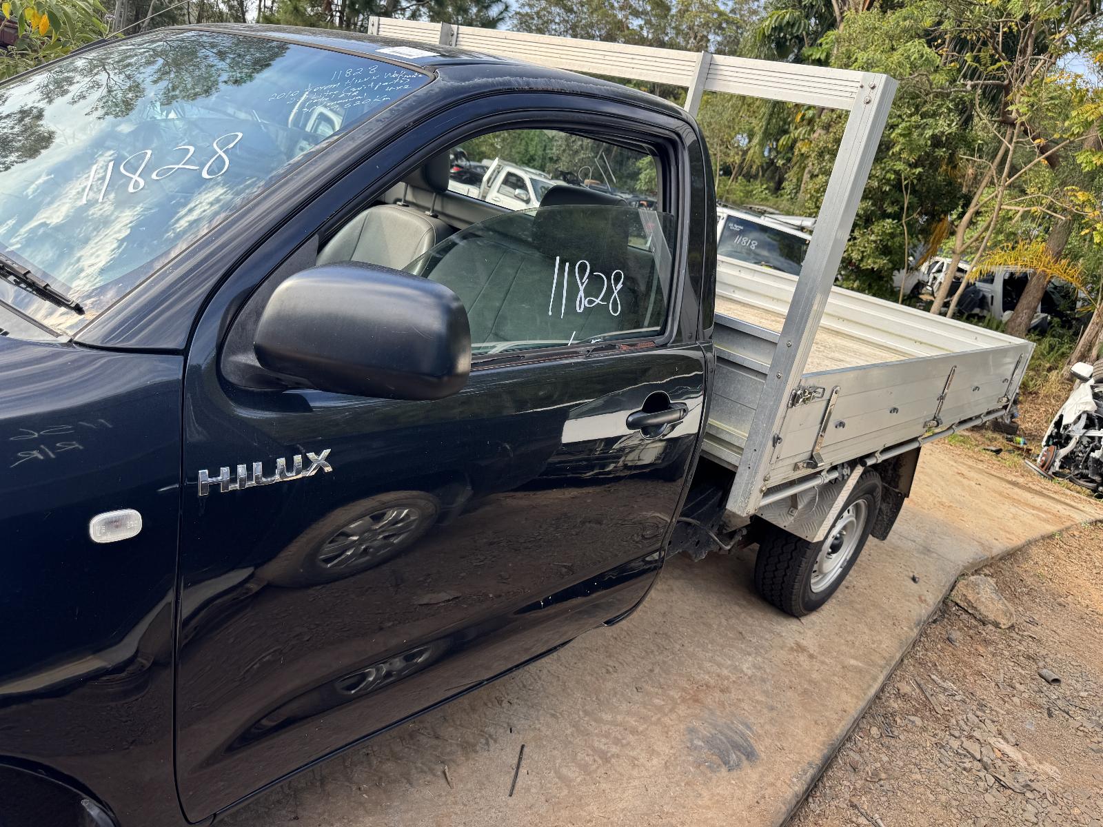View TOYOTA HILUX 2010 2 Door Utility Breaking