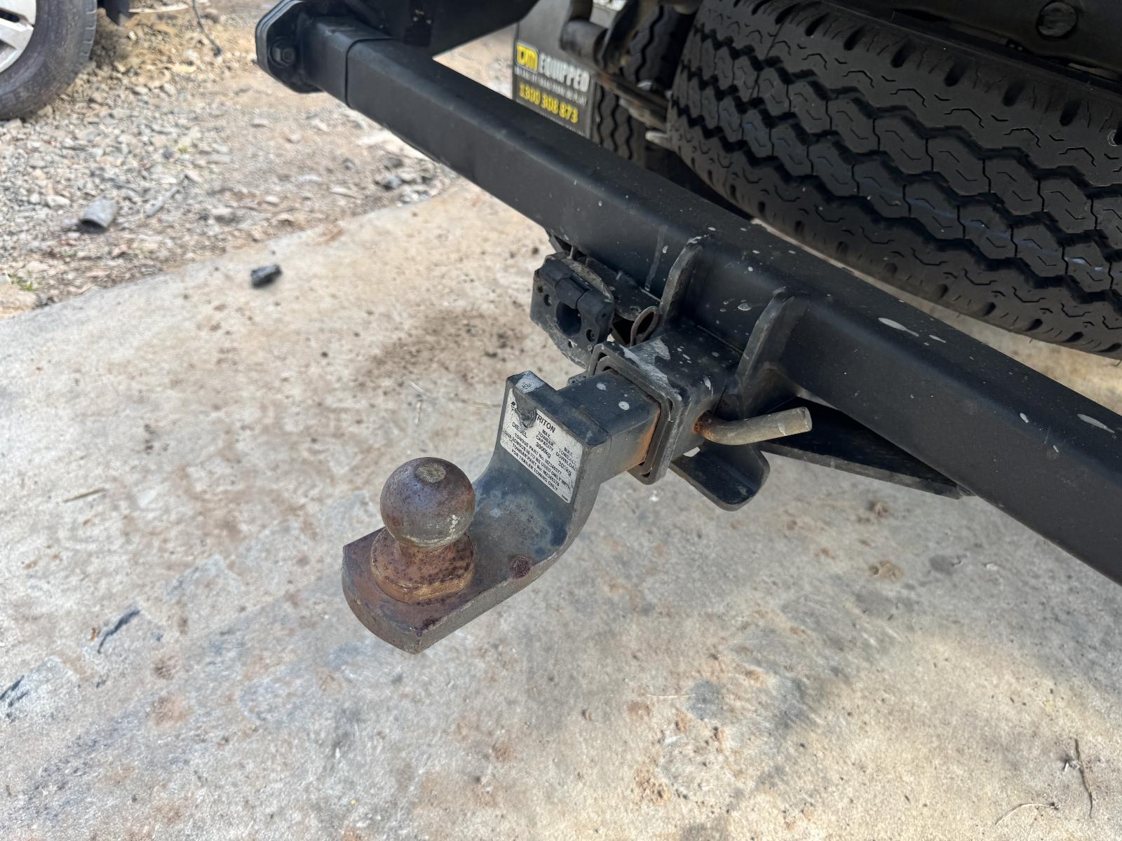 View TOYOTA HILUX 2010 2 Door Utility Breaking