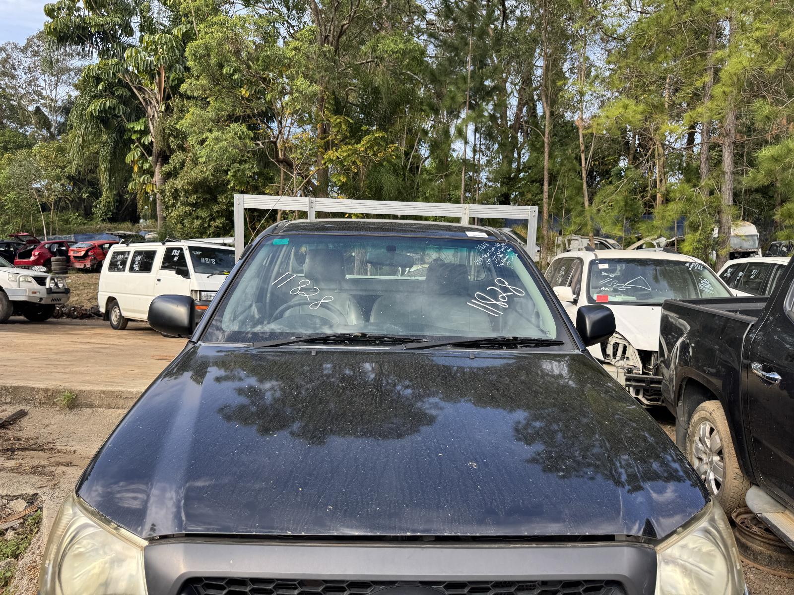 View TOYOTA HILUX 2010 2 Door Utility Breaking