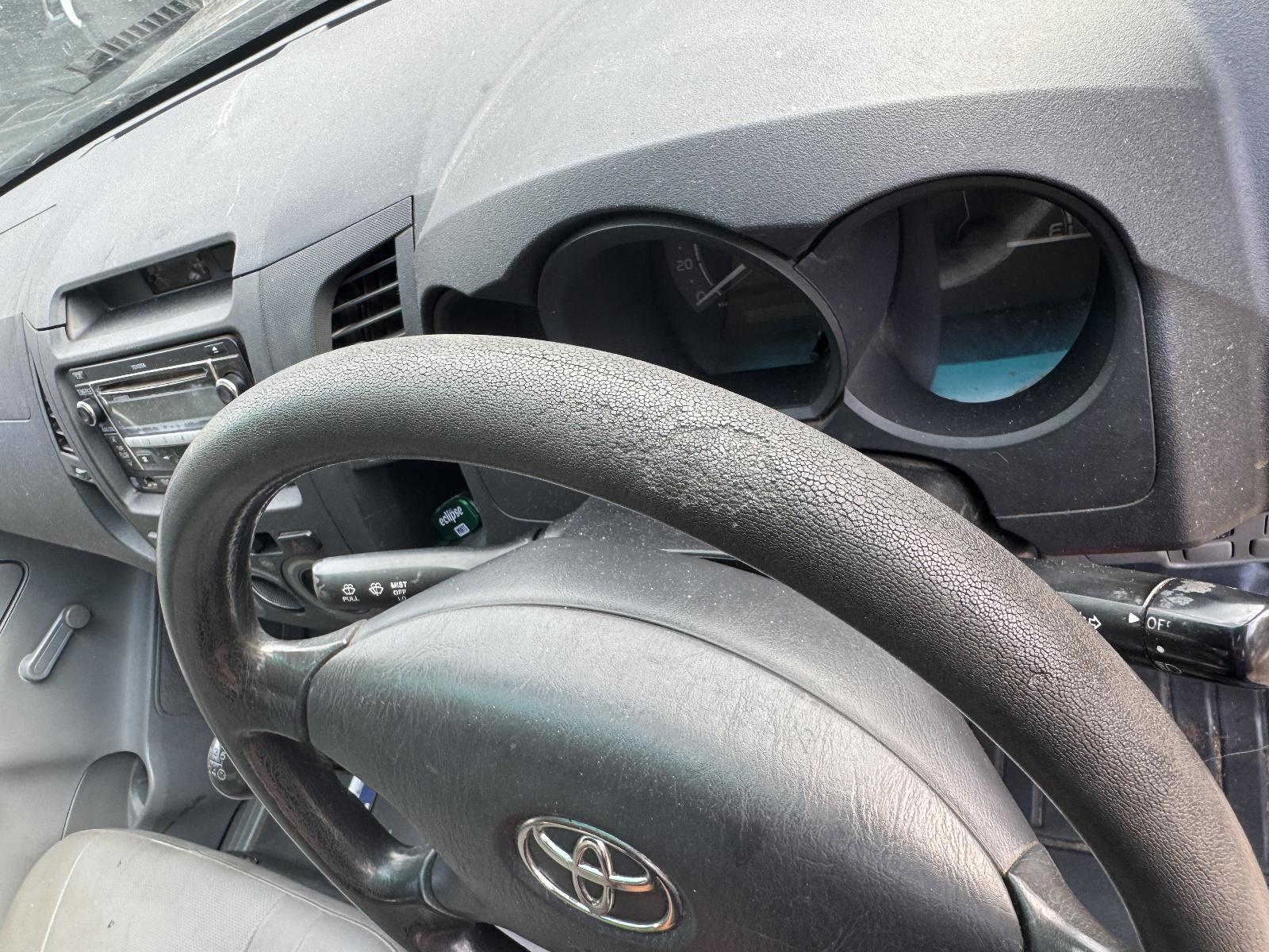 View TOYOTA HILUX 2010 2 Door Utility Breaking