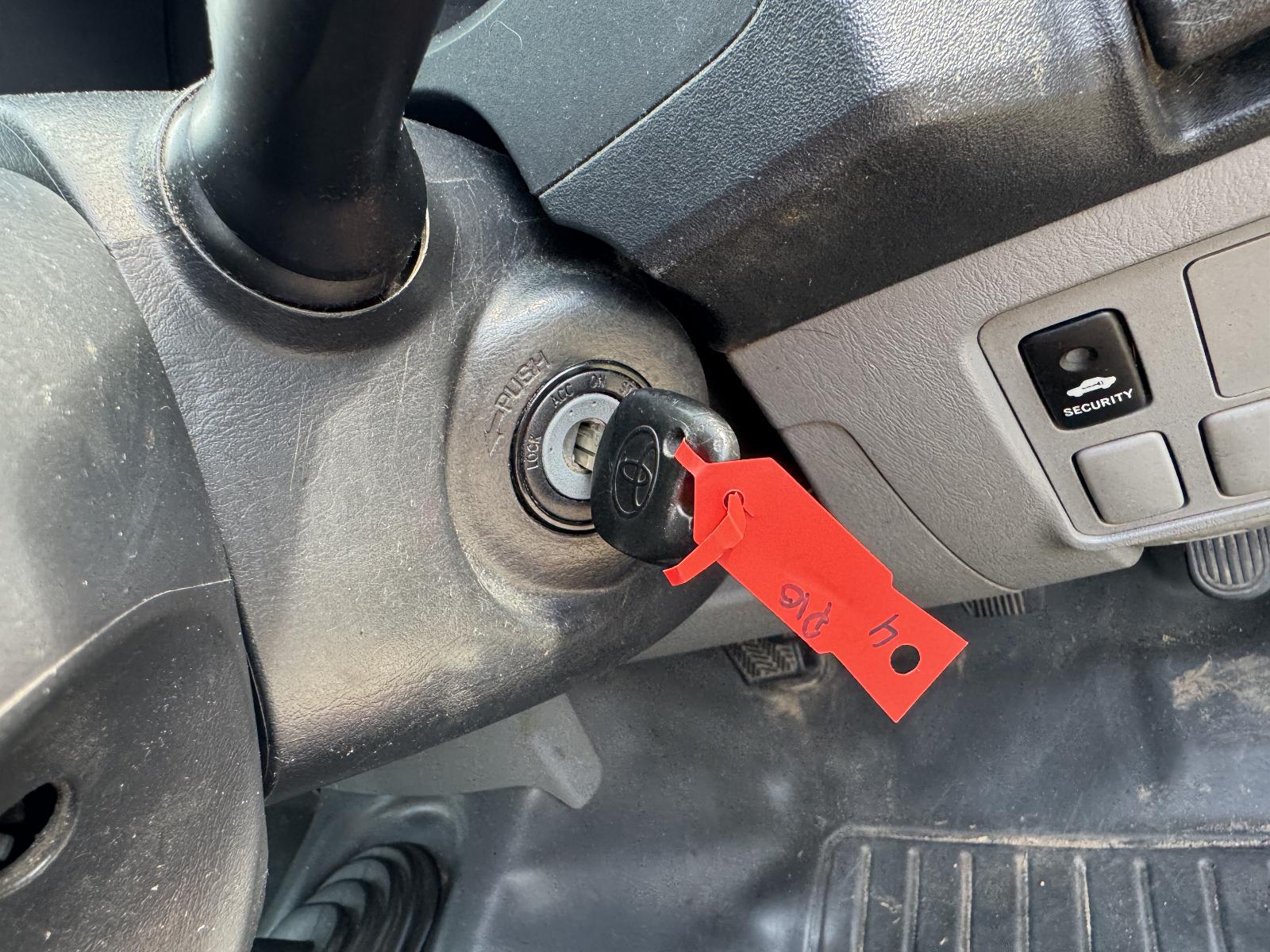 View TOYOTA HILUX 2010 2 Door Utility Breaking