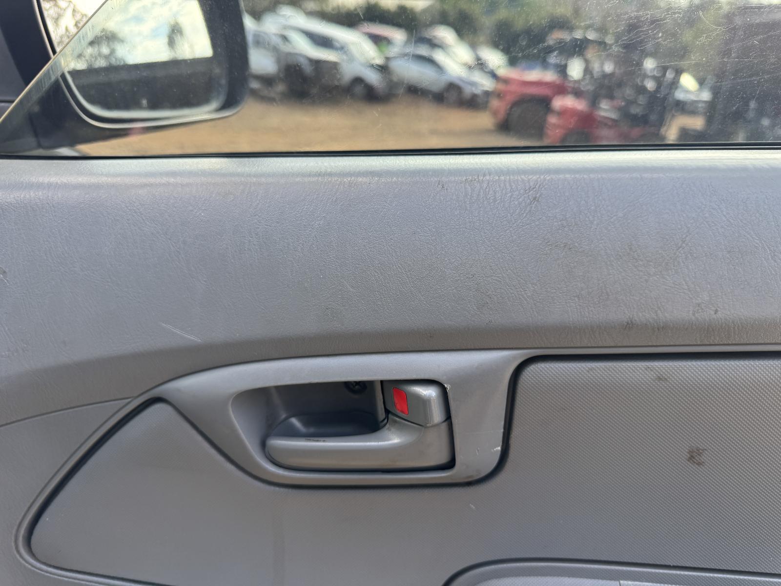 View TOYOTA HILUX 2010 2 Door Utility Breaking