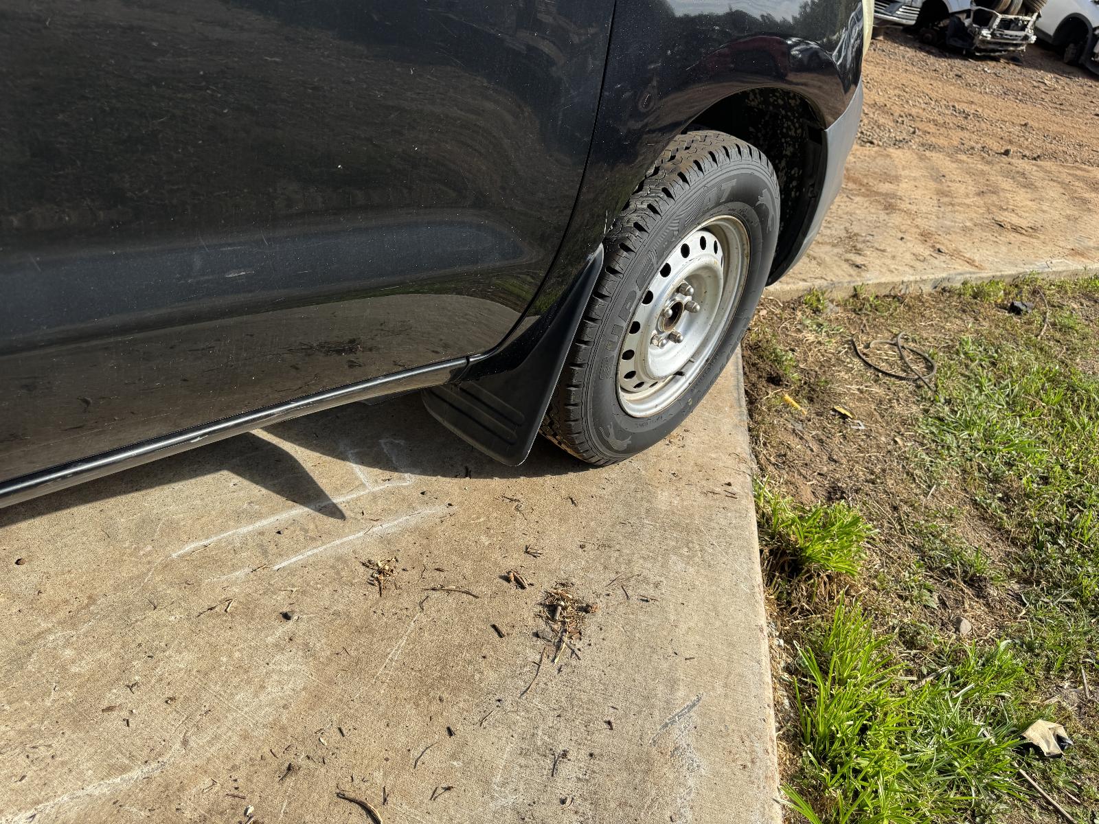 View TOYOTA HILUX 2010 2 Door Utility Breaking