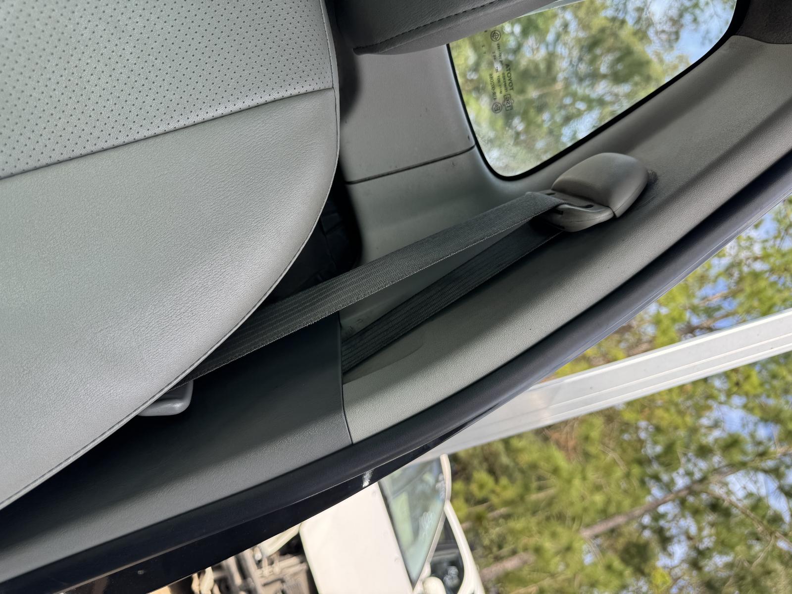 View TOYOTA HILUX 2010 2 Door Utility Breaking