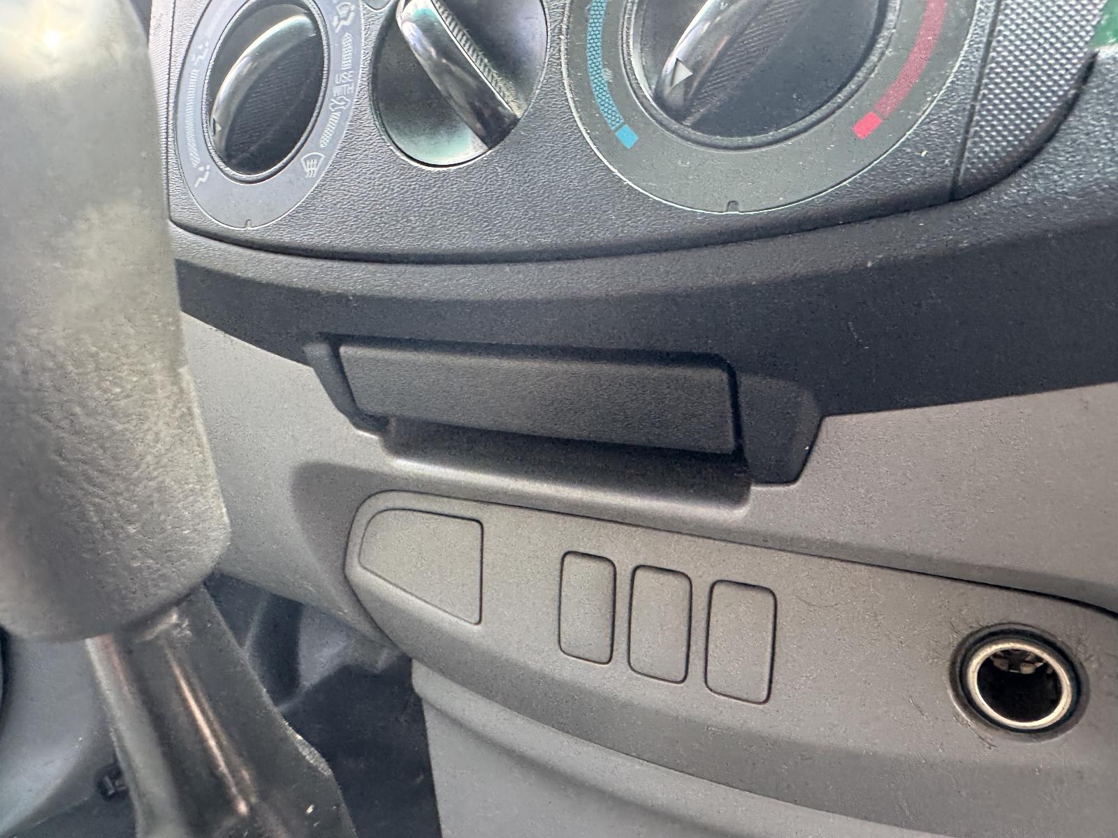 View TOYOTA HILUX 2010 2 Door Utility Breaking