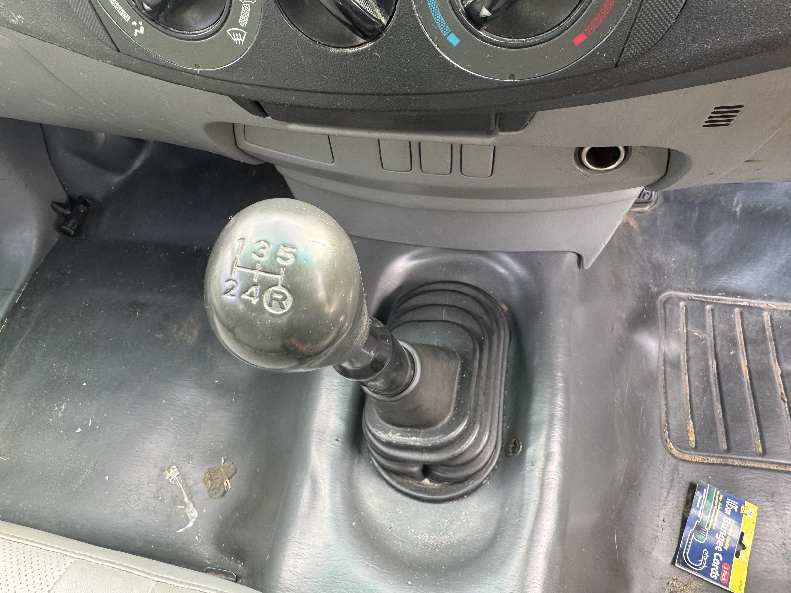 View TOYOTA HILUX 2010 2 Door Utility Breaking