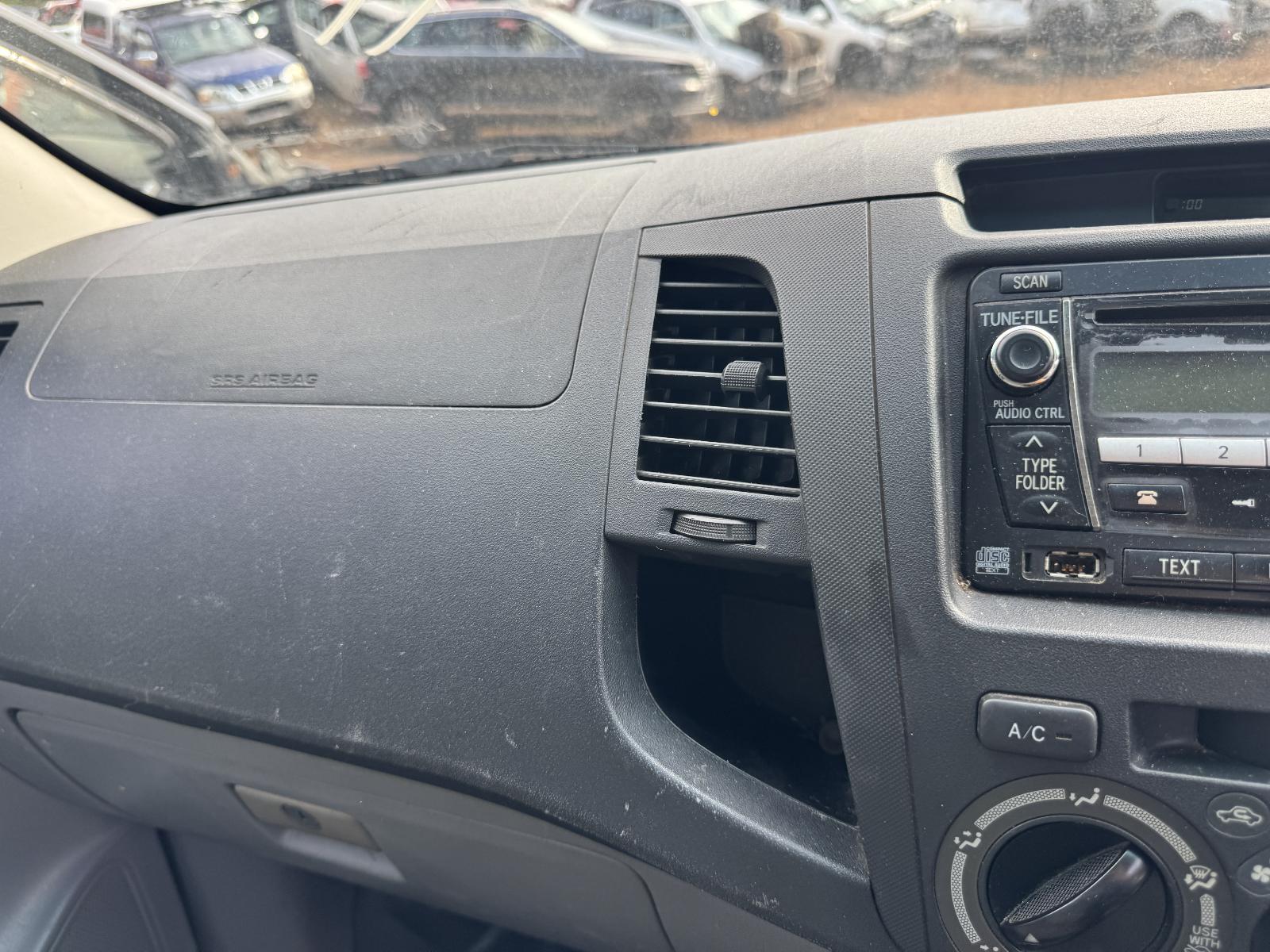 View TOYOTA HILUX 2010 2 Door Utility Breaking