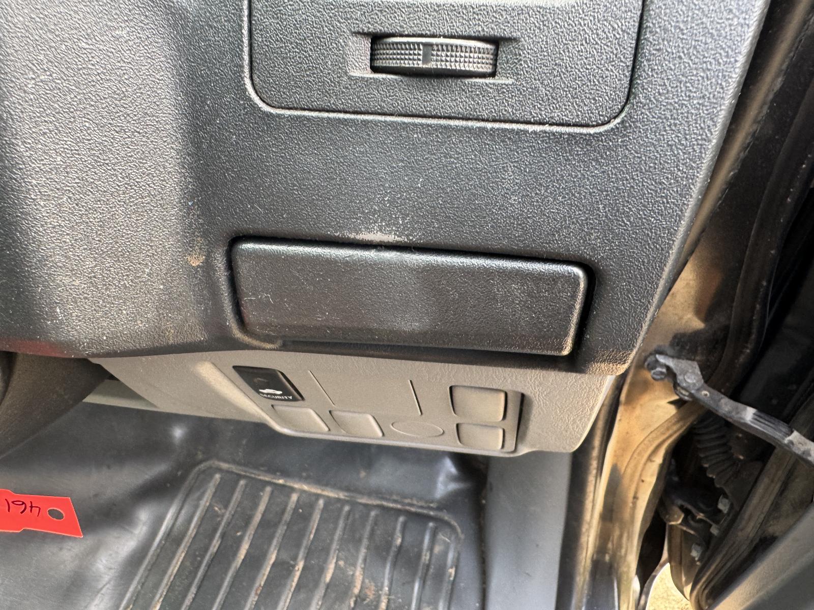 View TOYOTA HILUX 2010 2 Door Utility Breaking
