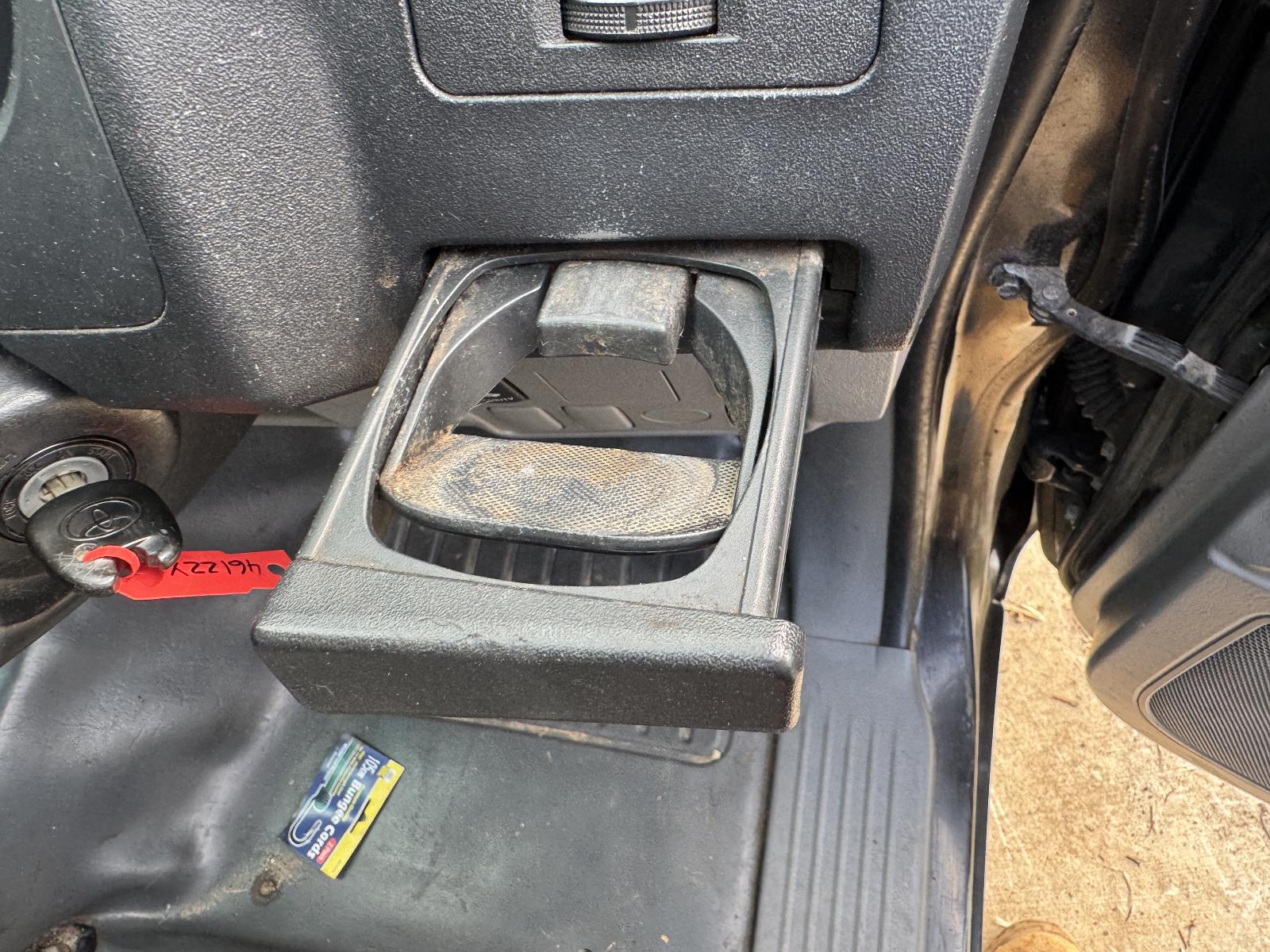View TOYOTA HILUX 2010 2 Door Utility Breaking
