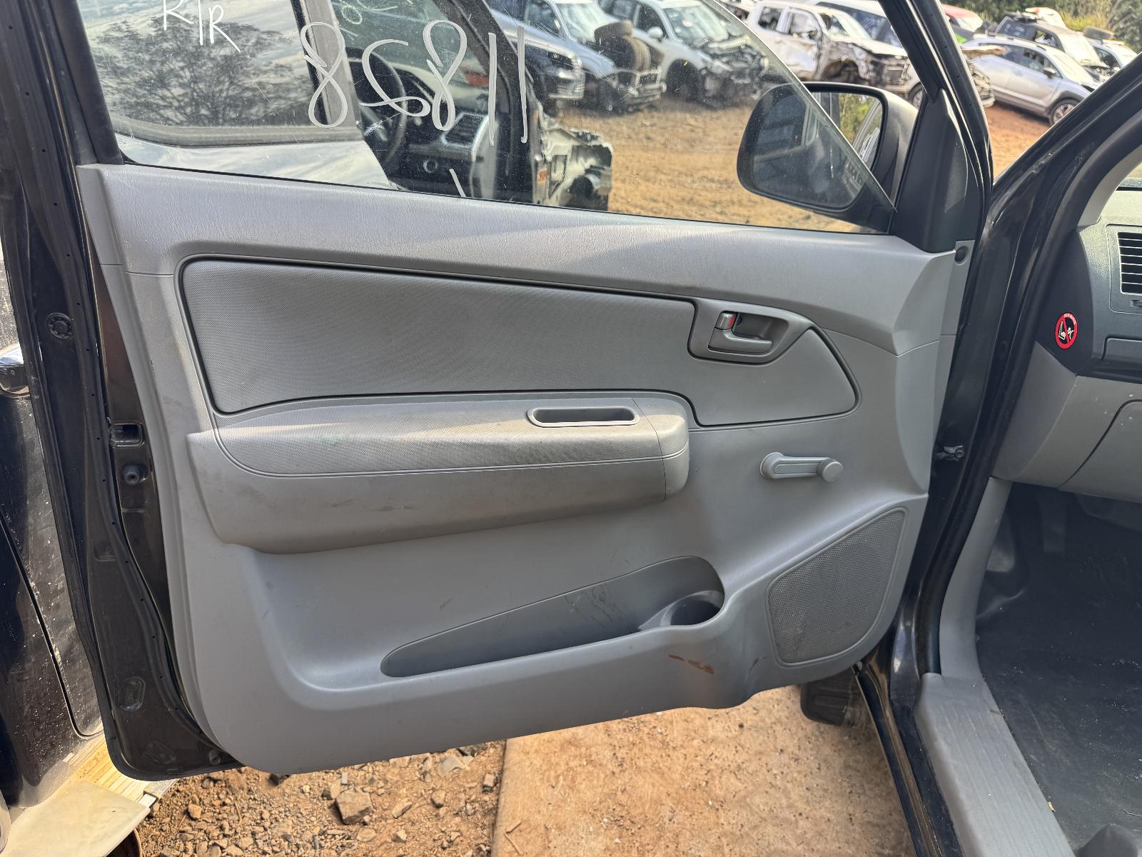 View TOYOTA HILUX 2010 2 Door Utility Breaking