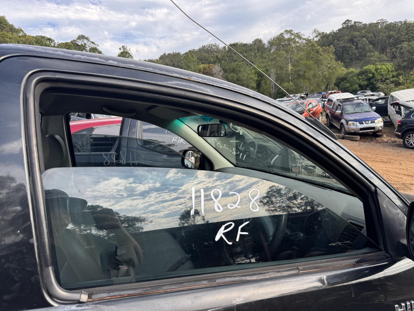 View TOYOTA HILUX 2010 2 Door Utility Breaking