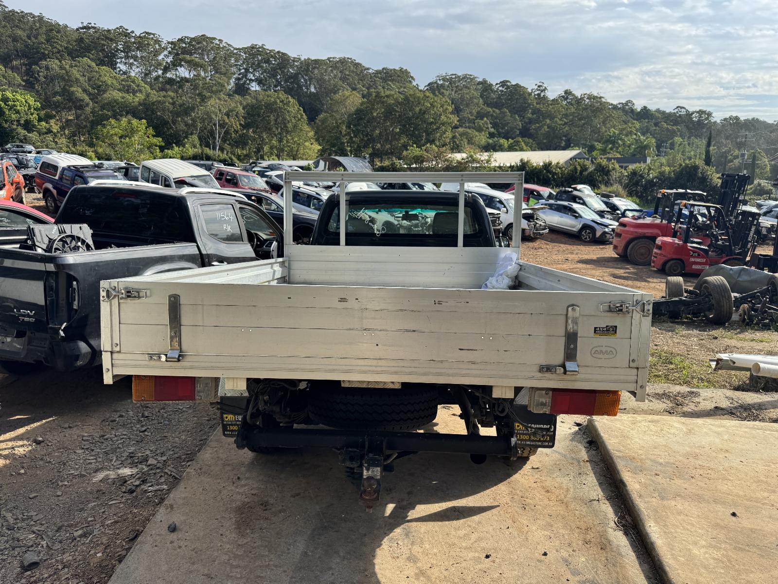 View TOYOTA HILUX 2010 2 Door Utility Breaking