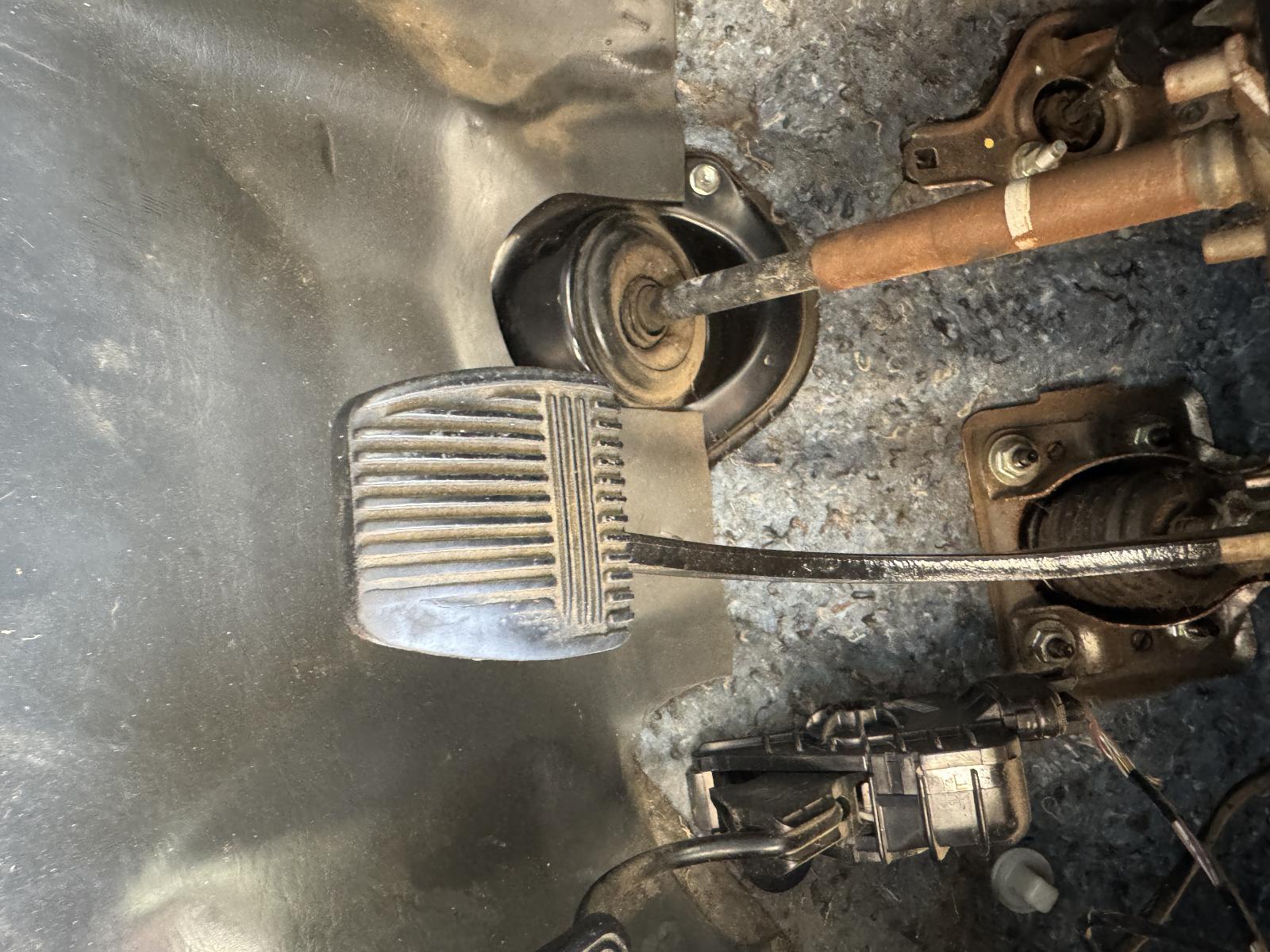 View TOYOTA HILUX 2010 2 Door Utility Breaking