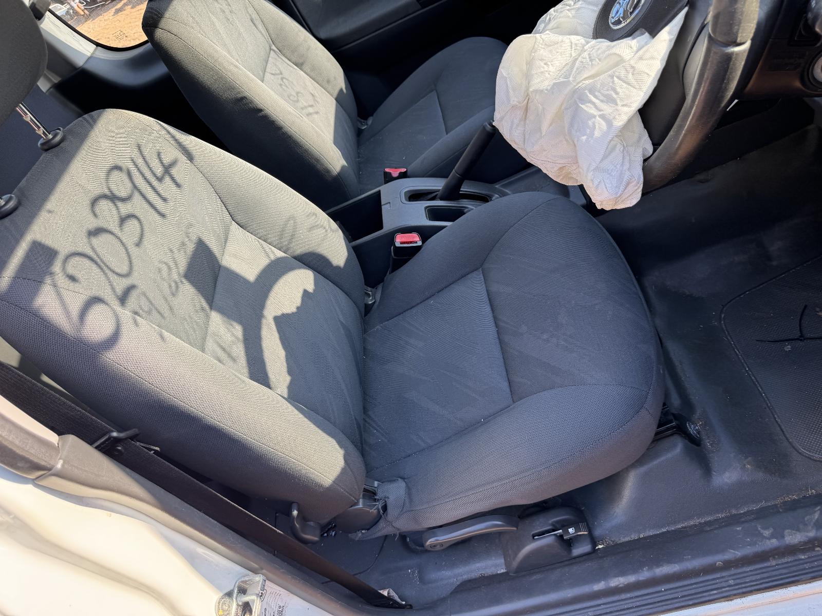 View HOLDEN COLORADO 2010 2 Door Utility Breaking