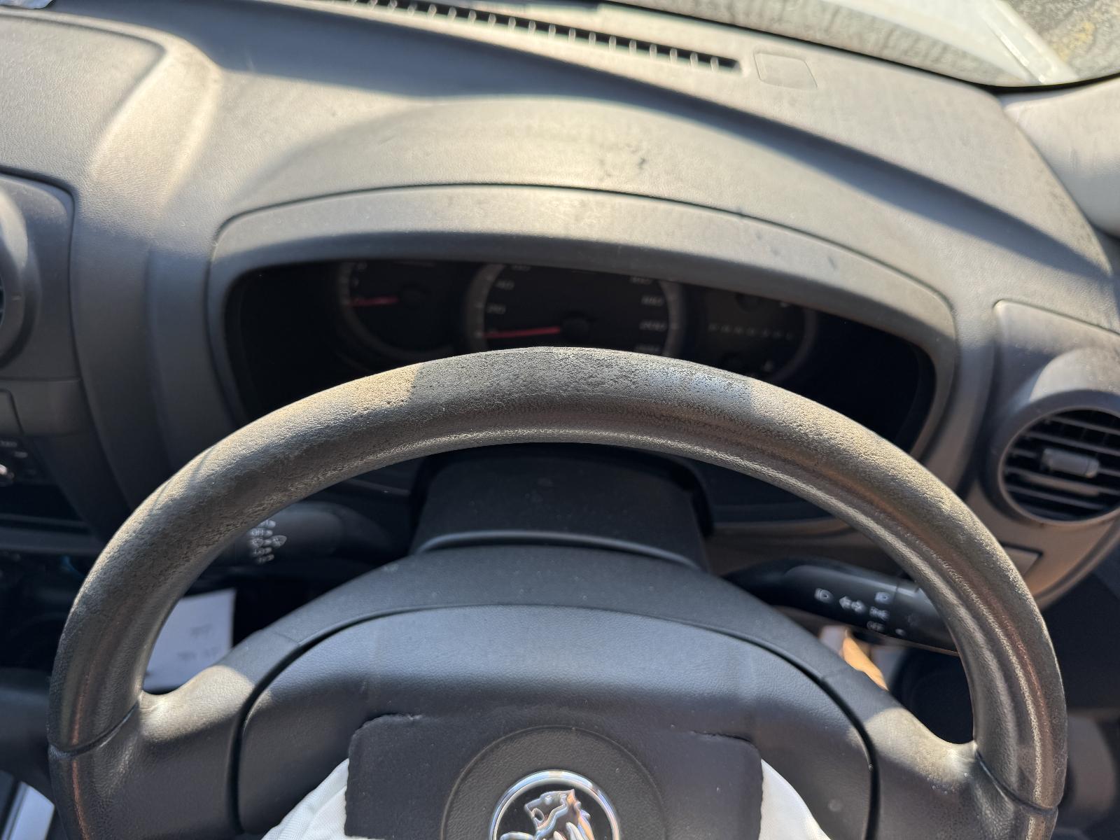 View HOLDEN COLORADO 2010 2 Door Utility Breaking