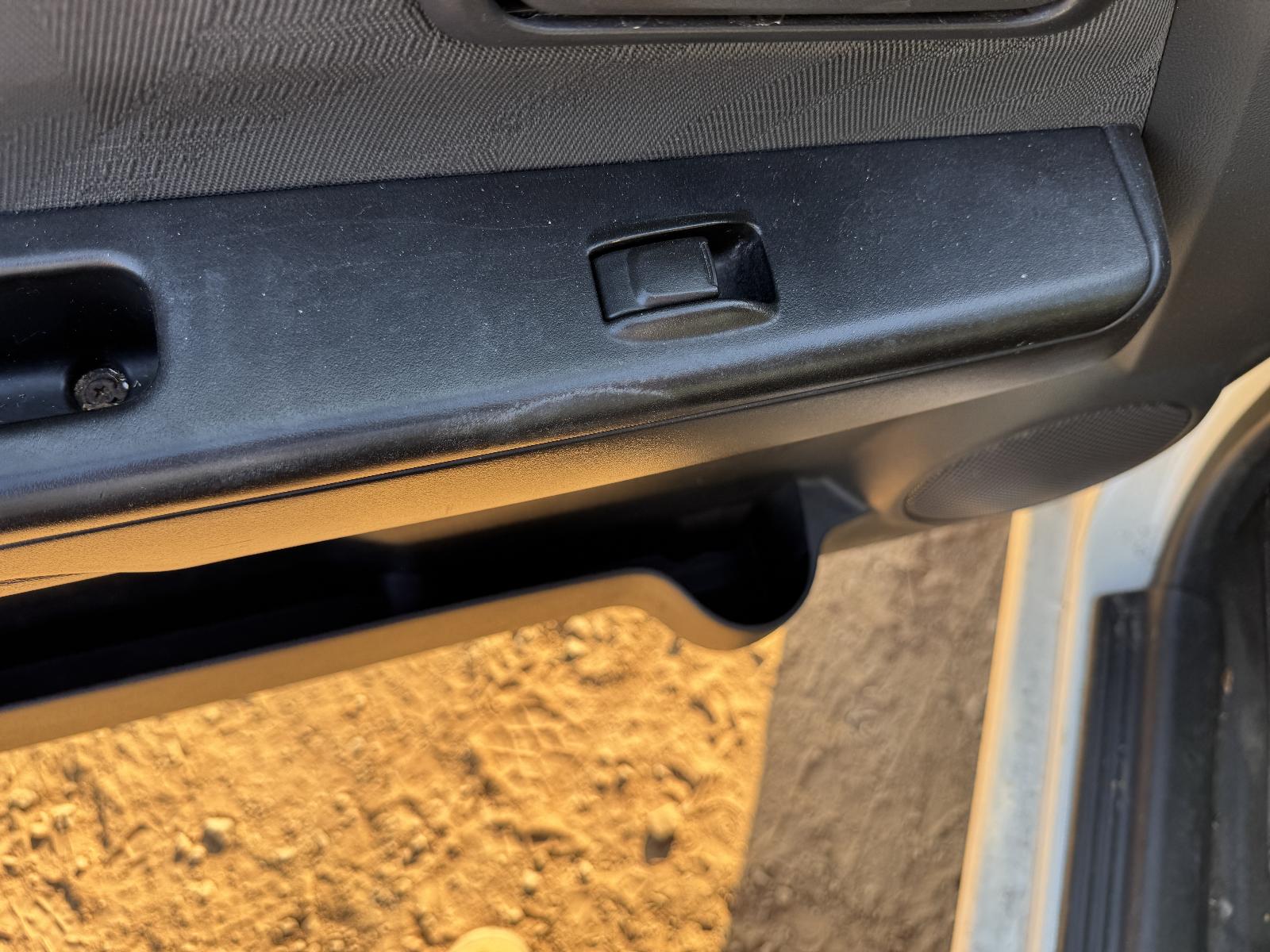 View HOLDEN COLORADO 2010 2 Door Utility Breaking