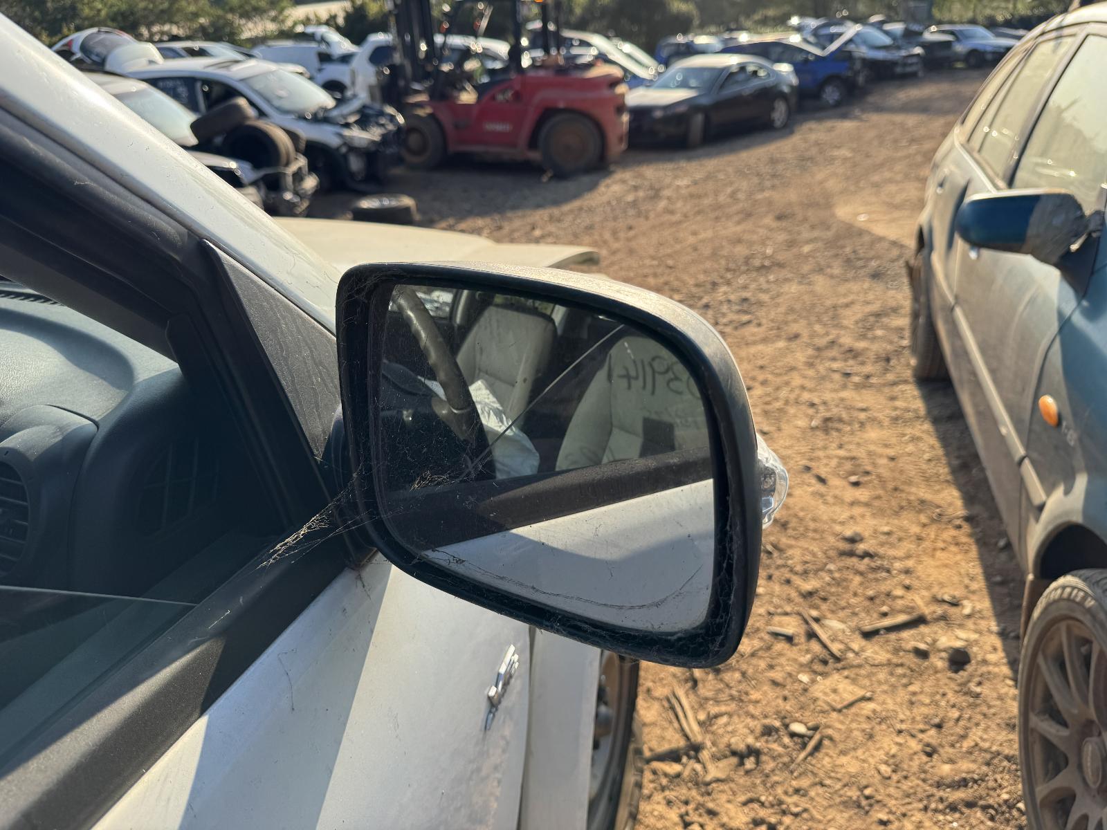 View HOLDEN COLORADO 2010 2 Door Utility Breaking