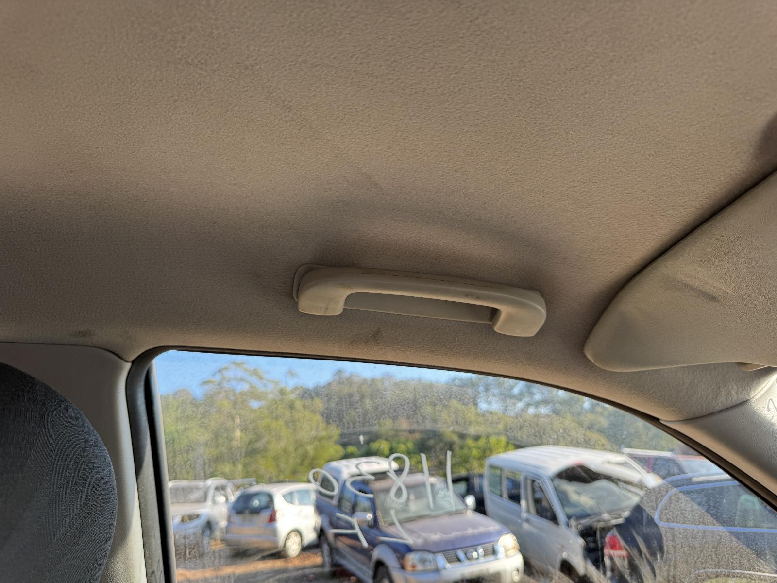 View HOLDEN COLORADO 2010 2 Door Utility Breaking
