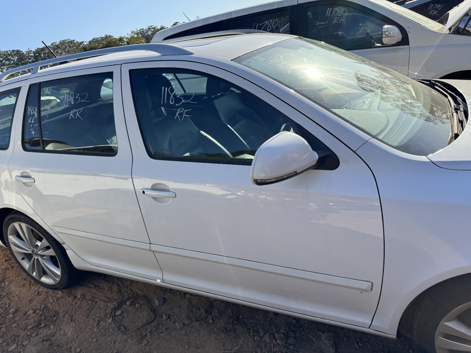 View SKODA OCTAVIA 2011 4 Door Station Wagon Breaking