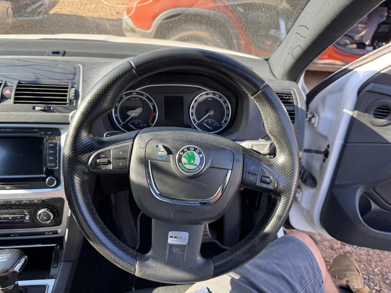 View SKODA OCTAVIA 2011 4 Door Station Wagon Breaking