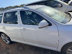 View SKODA OCTAVIA 2011 4 Door Station Wagon Breaking