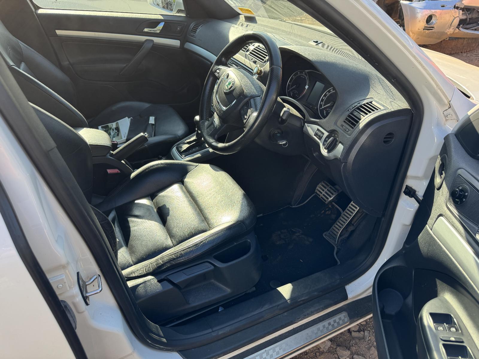View SKODA OCTAVIA 2011 4 Door Station Wagon Breaking
