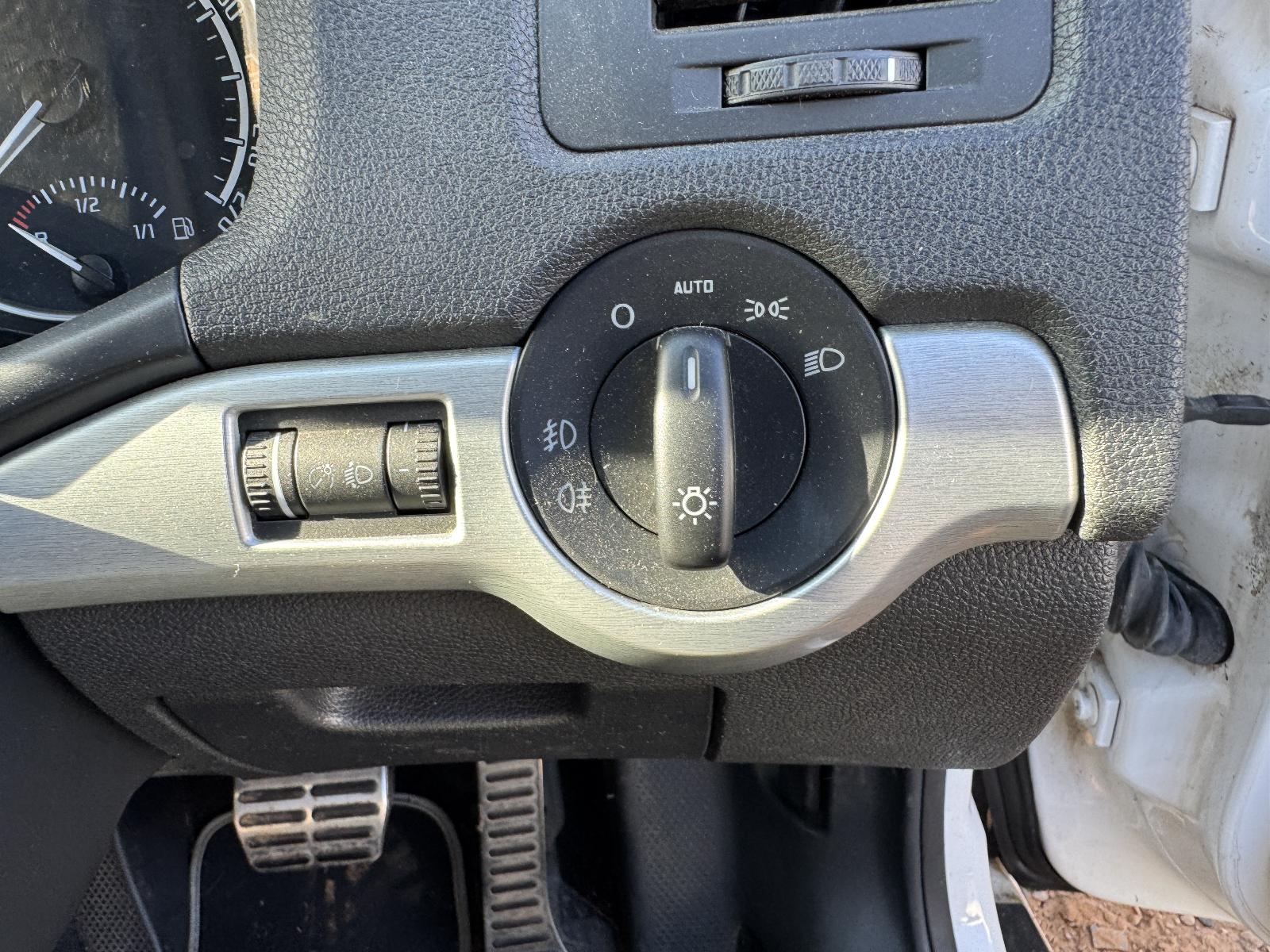 View SKODA OCTAVIA 2011 4 Door Station Wagon Breaking