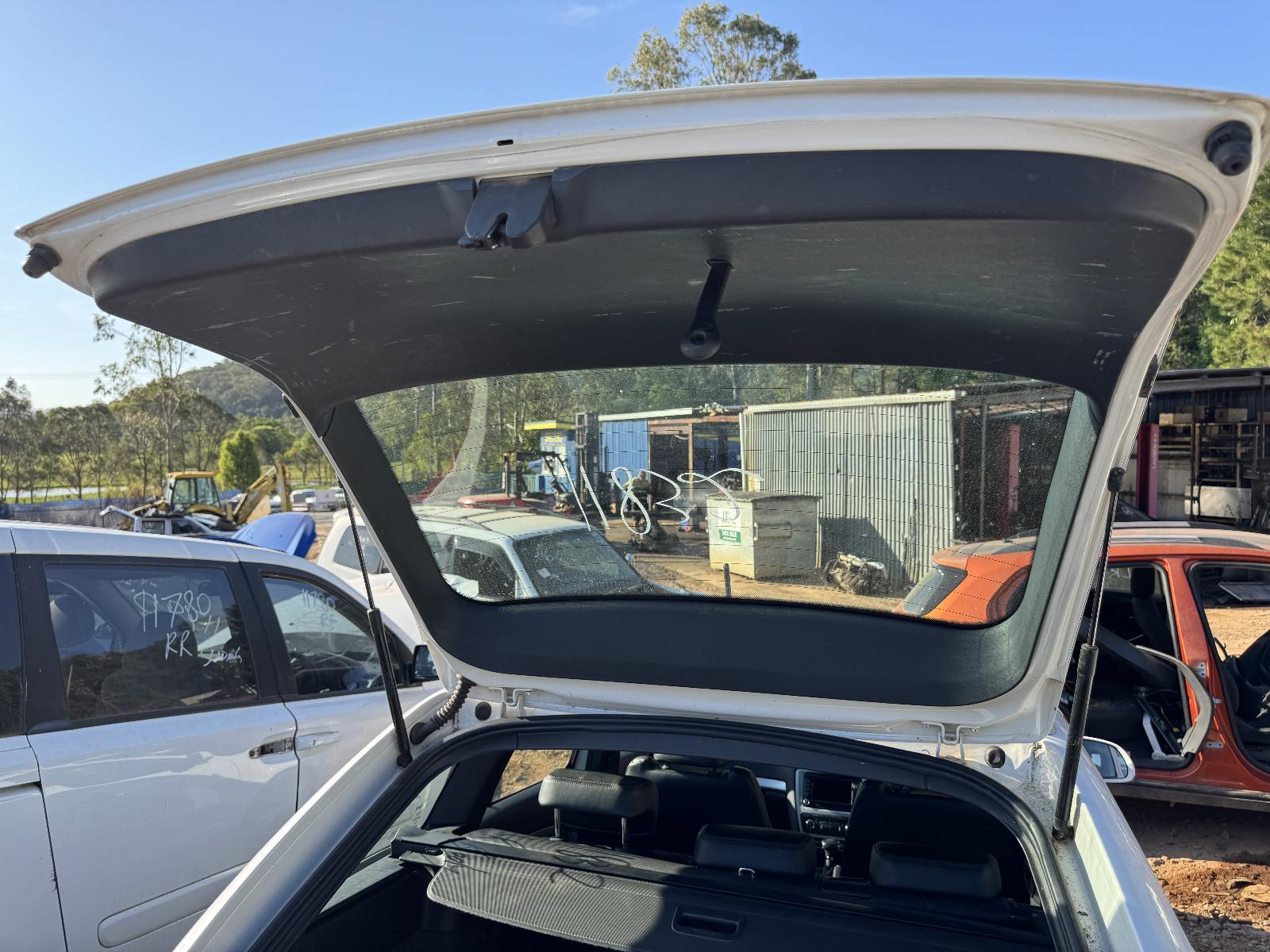 View SKODA OCTAVIA 2011 4 Door Station Wagon Breaking