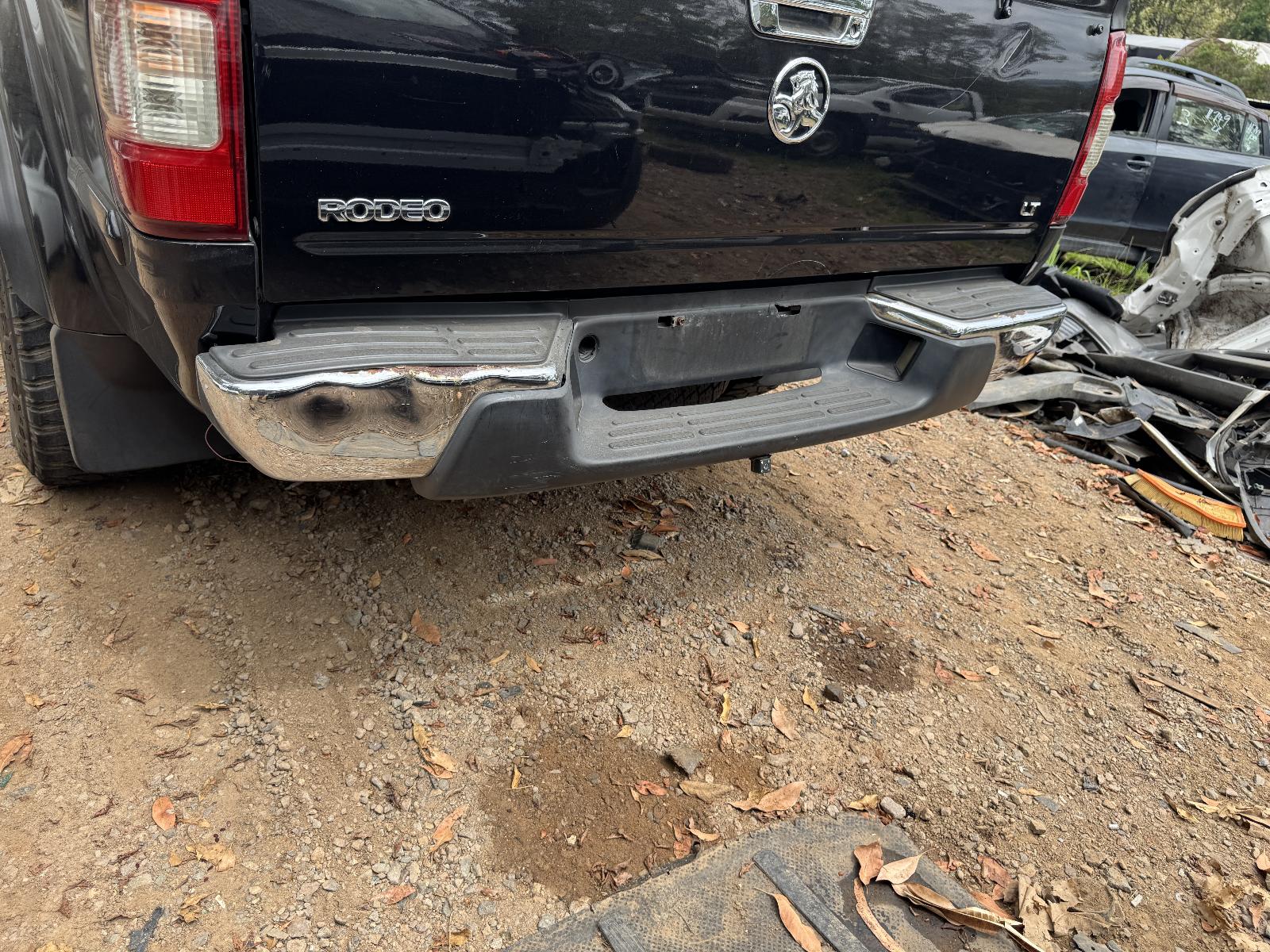 View HOLDEN RODEO 2006 4 Door Utility Breaking