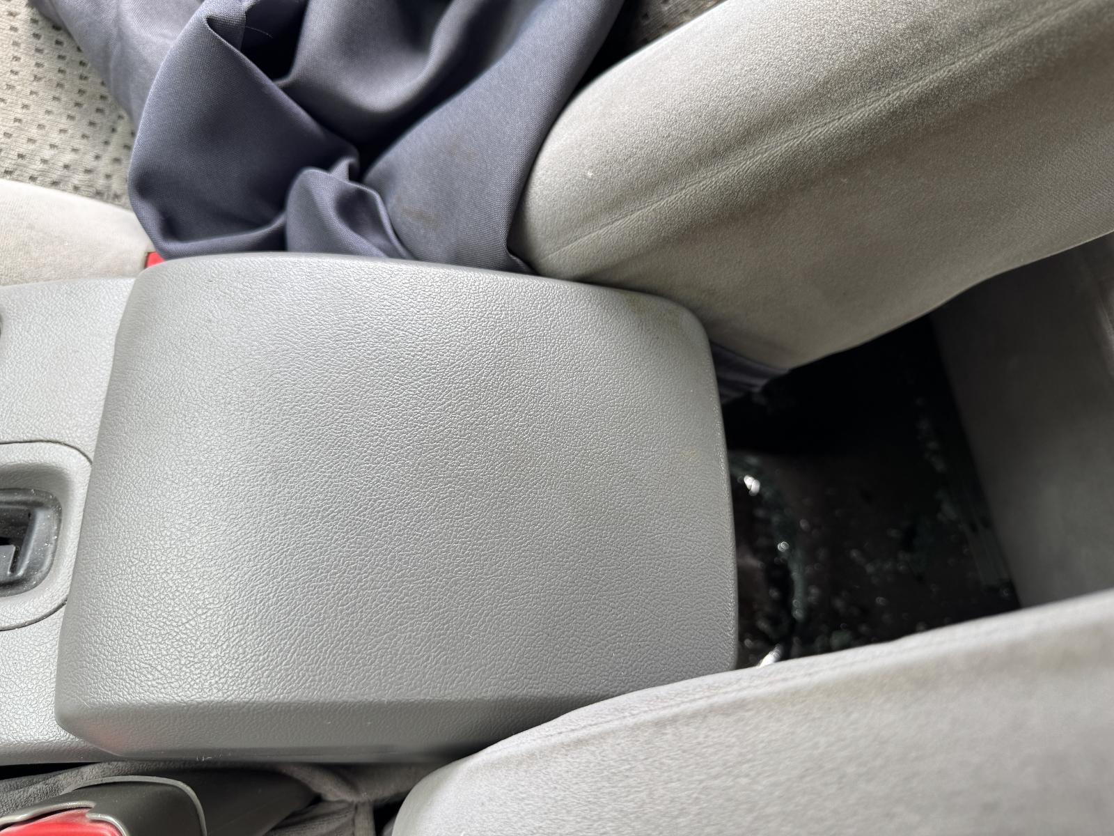 View HOLDEN RODEO 2006 4 Door Utility Breaking