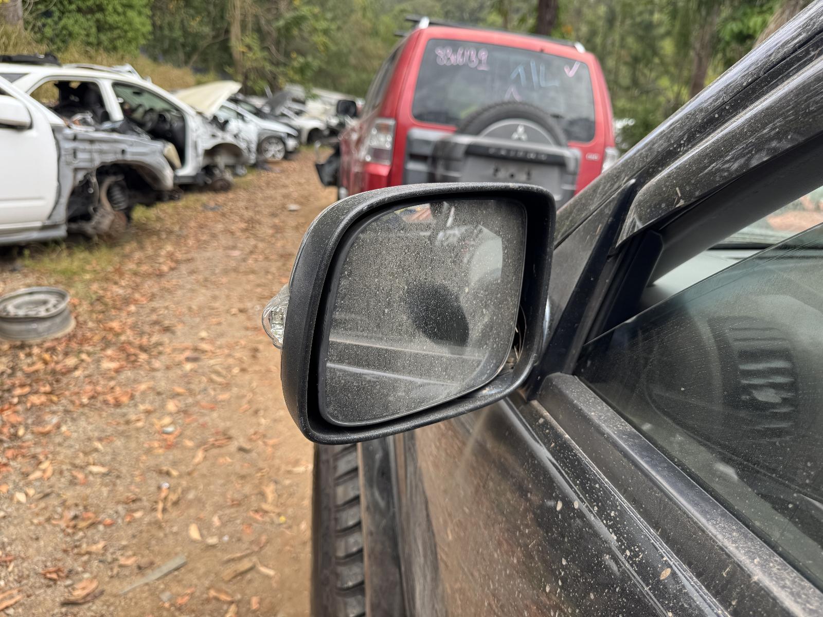View HOLDEN RODEO 2006 4 Door Utility Breaking