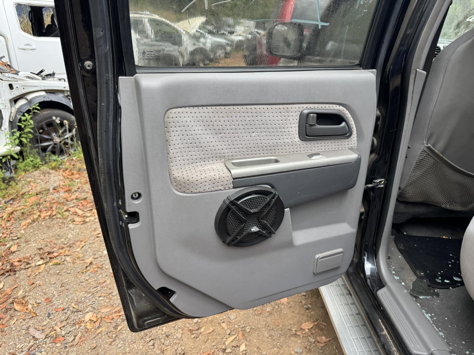 View HOLDEN RODEO 2006 4 Door Utility Breaking