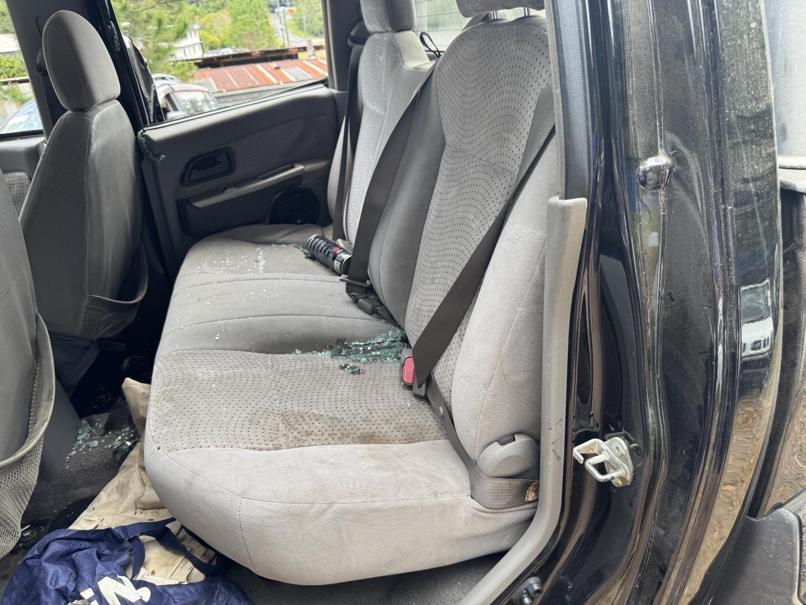 View HOLDEN RODEO 2006 4 Door Utility Breaking