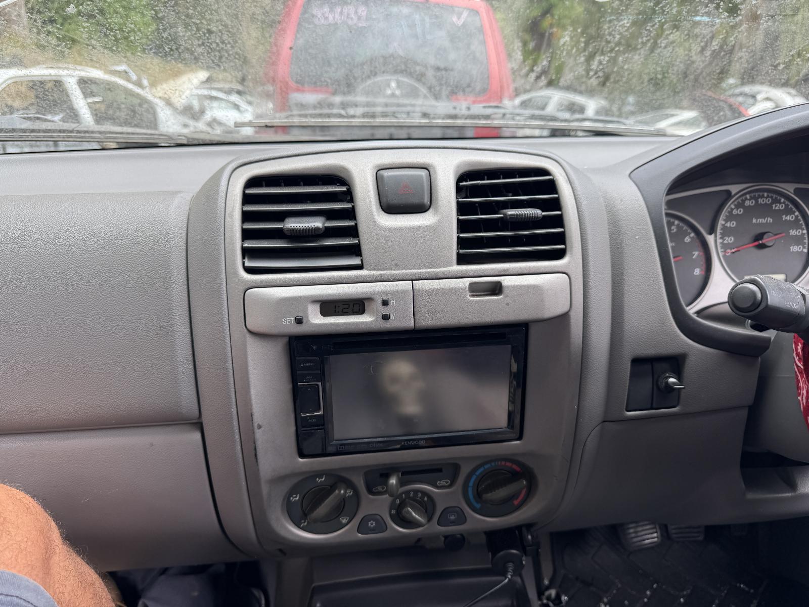 View HOLDEN RODEO 2006 4 Door Utility Breaking