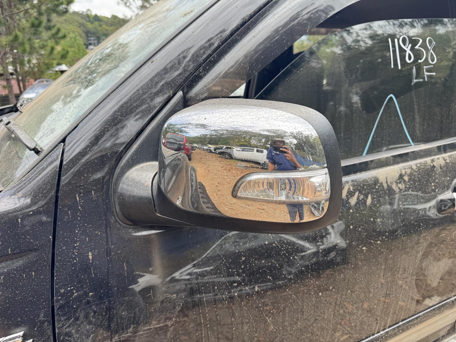 View HOLDEN RODEO 2006 4 Door Utility Breaking