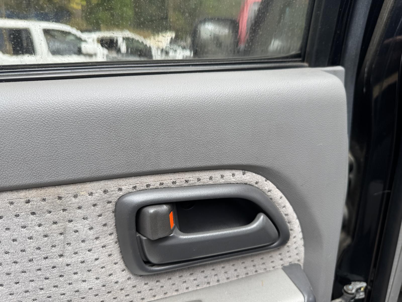 View HOLDEN RODEO 2006 4 Door Utility Breaking