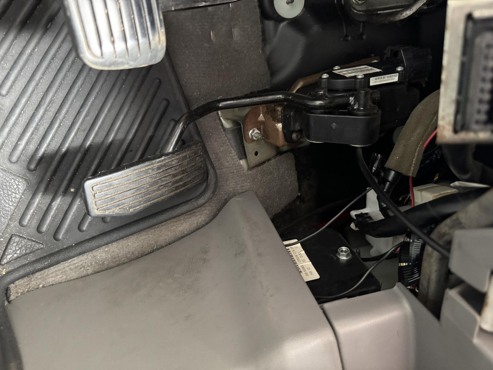 View HOLDEN RODEO 2006 4 Door Utility Breaking