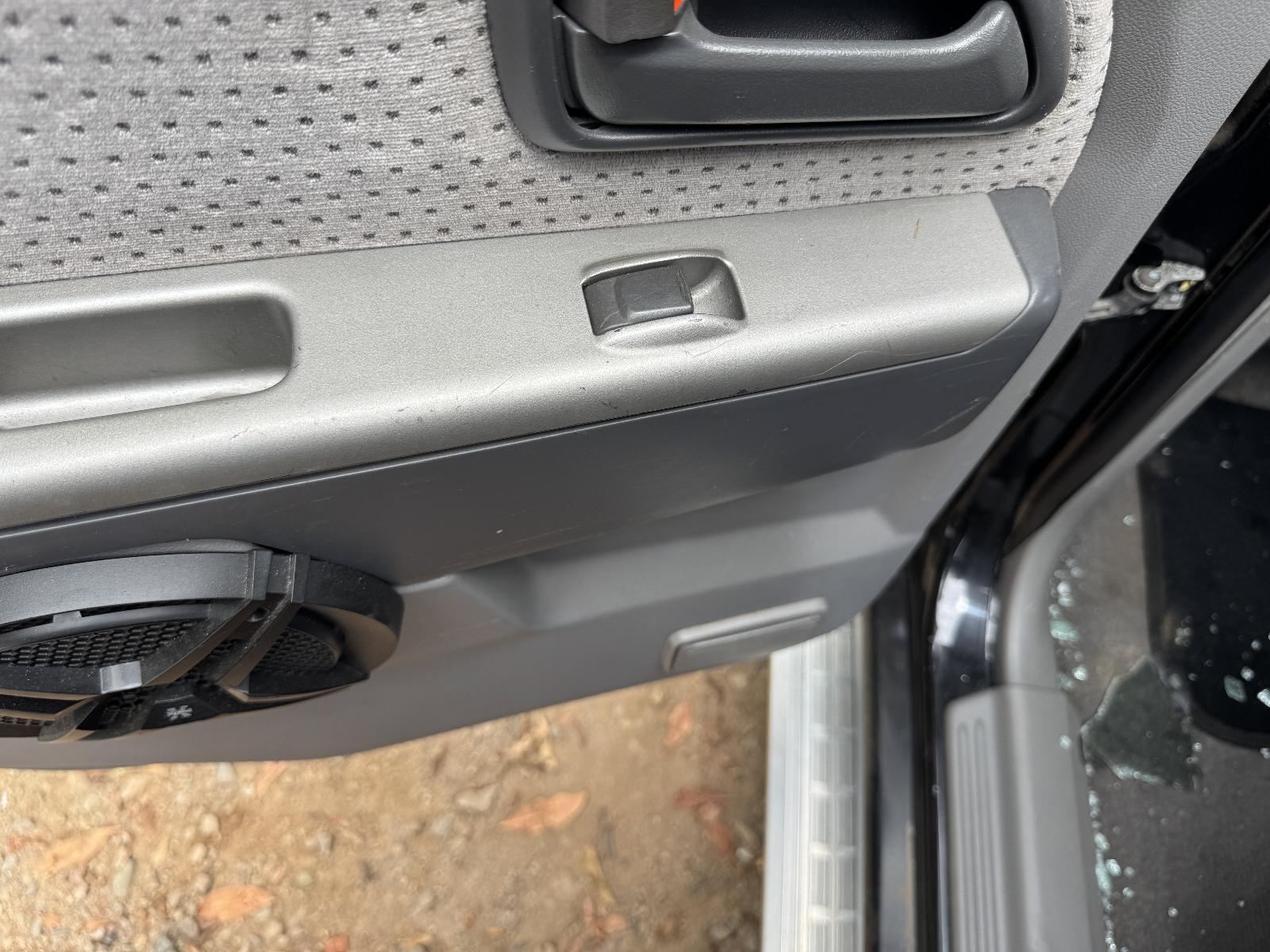 View HOLDEN RODEO 2006 4 Door Utility Breaking