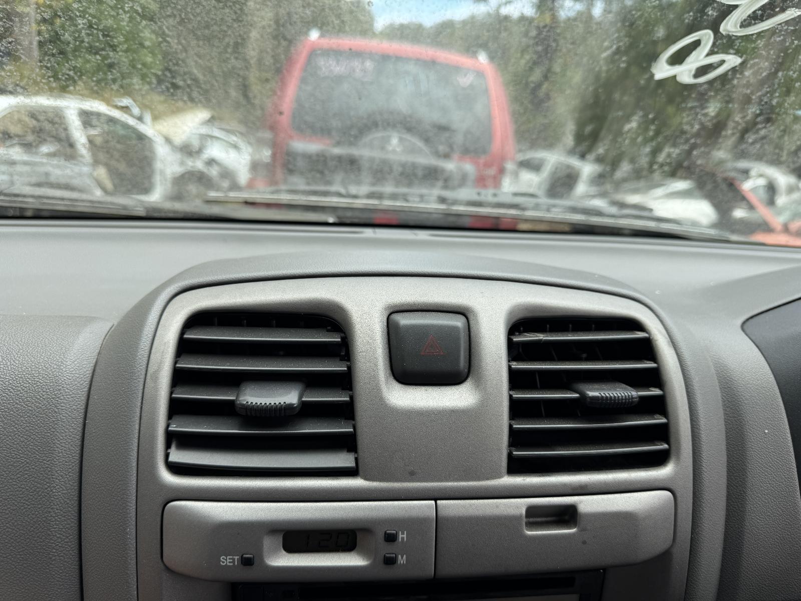 View HOLDEN RODEO 2006 4 Door Utility Breaking