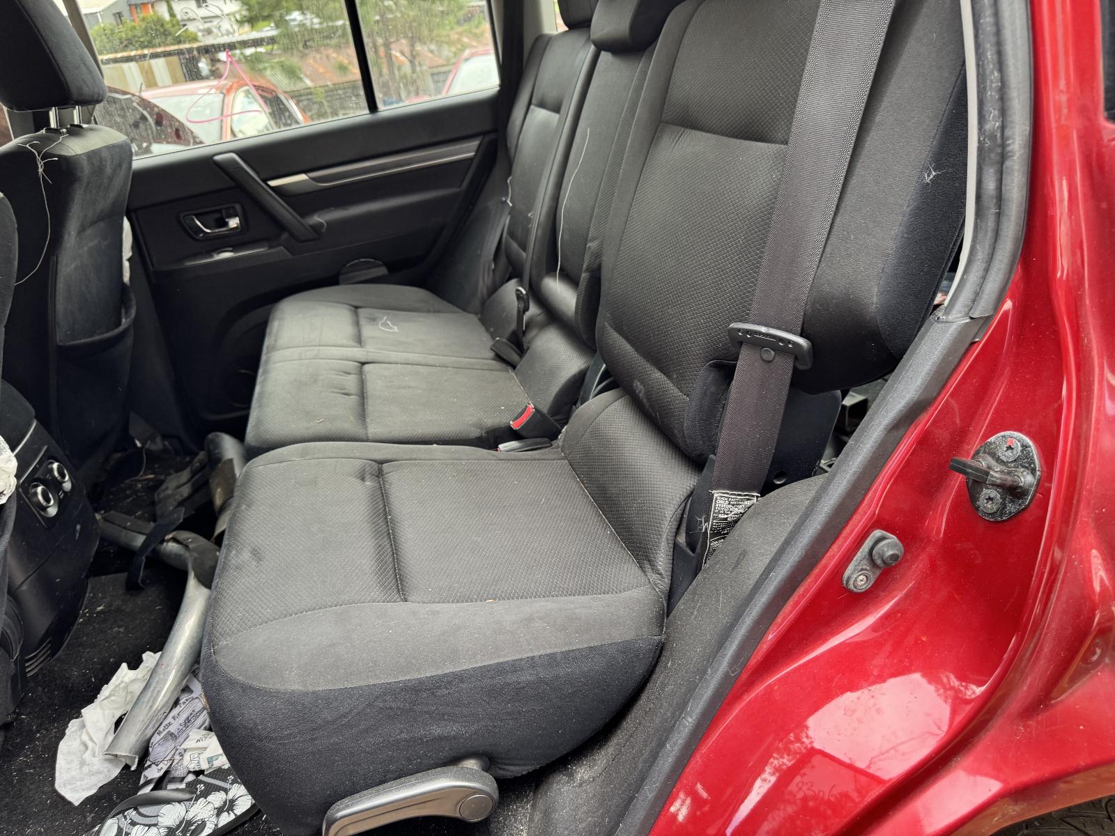 View MITSUBISHI PAJERO 2009 5 Door Station Wagon Breaking