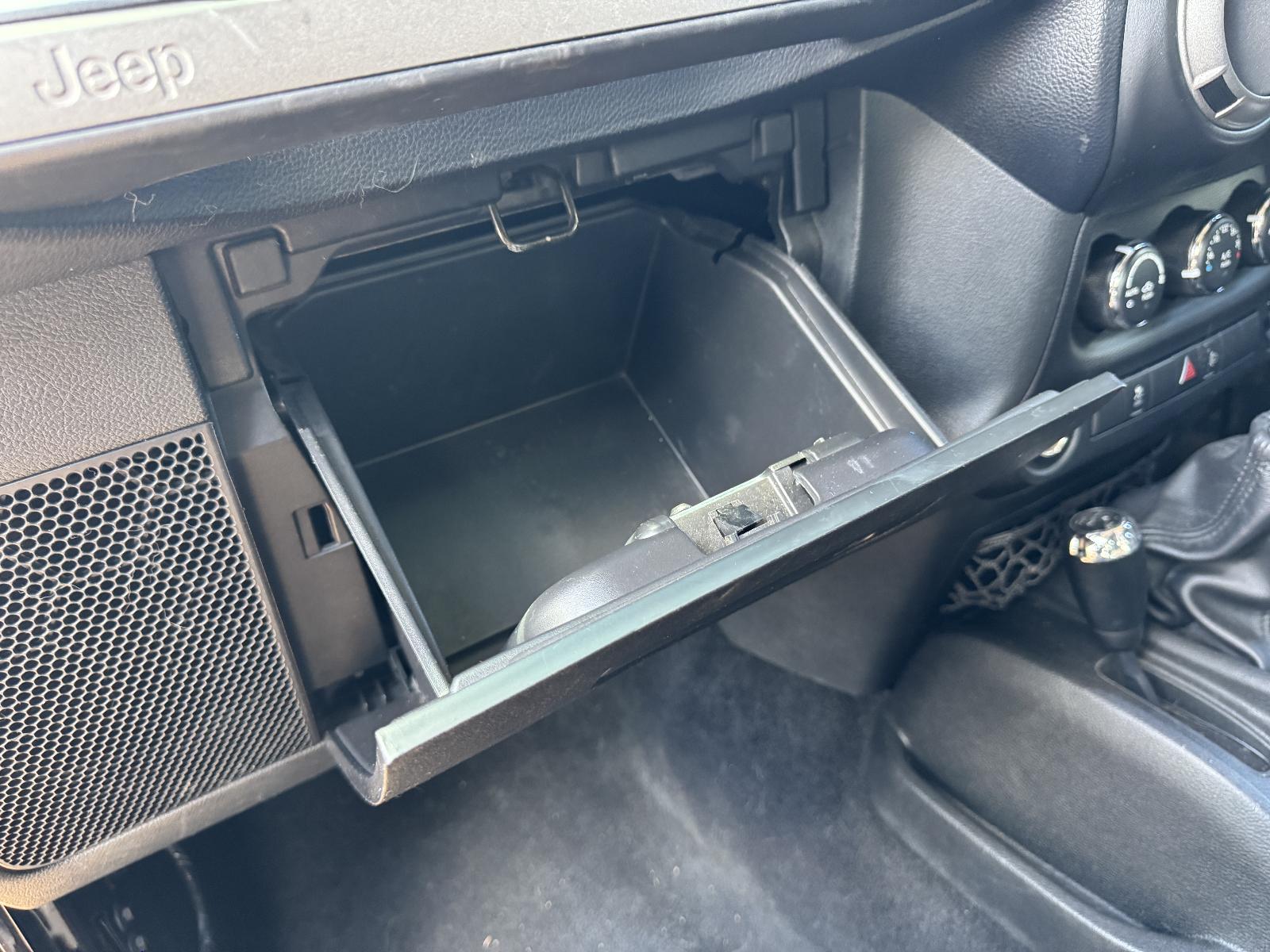 View Auto part Engine JEEP WRANGLER 2013